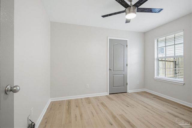 809 Bunting Ct, Cantonment, FL 32533