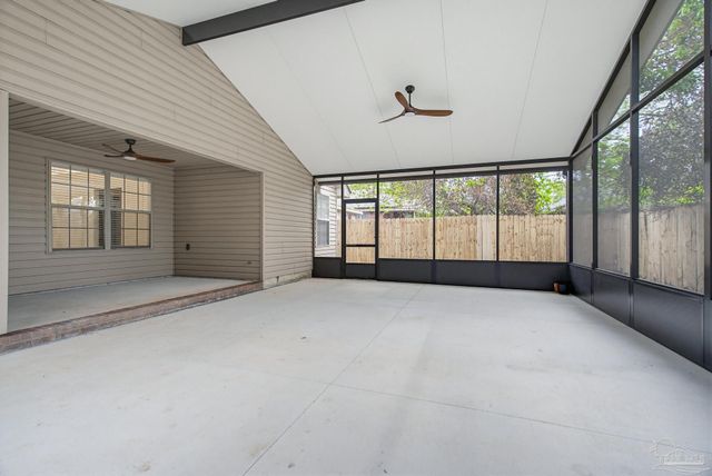 809 Bunting Ct, Cantonment, FL 32533