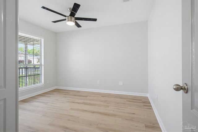 809 Bunting Ct, Cantonment, FL 32533