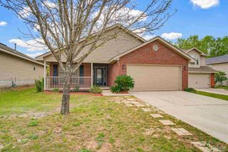 809 Bunting Ct, Cantonment, FL 32533