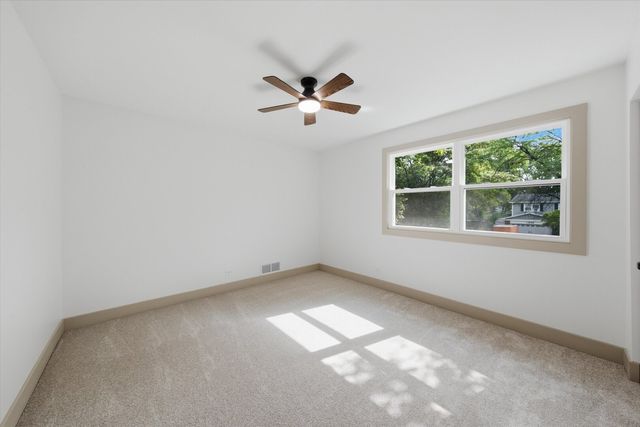 421 Russet Avenue, Naperville, IL 60565