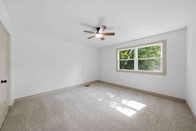 421 Russet Avenue, Naperville, IL 60565