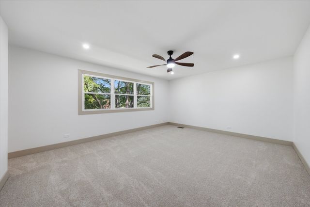 421 Russet Avenue, Naperville, IL 60565