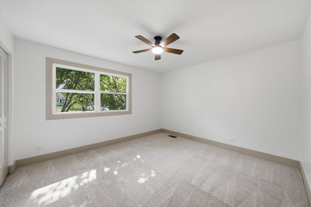 421 Russet Avenue, Naperville, IL 60565