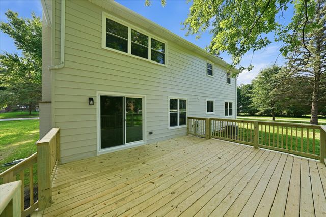 421 Russet Avenue, Naperville, IL 60565