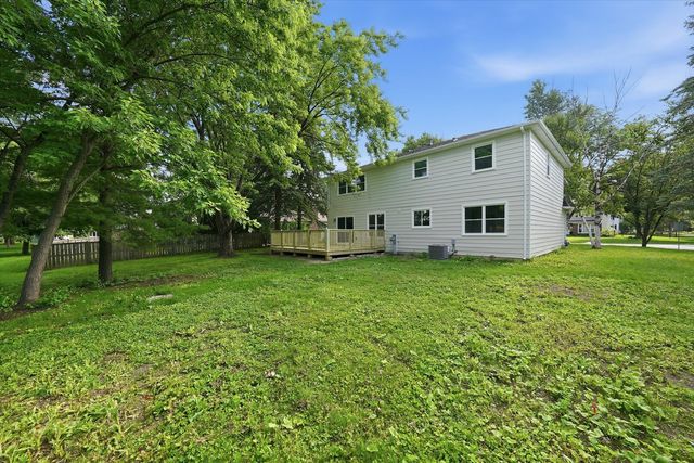 421 Russet Avenue, Naperville, IL 60565