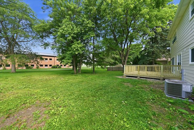 421 Russet Avenue, Naperville, IL 60565
