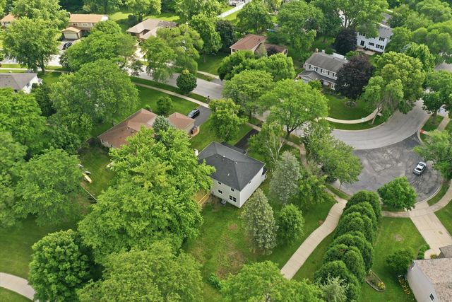 421 Russet Avenue, Naperville, IL 60565