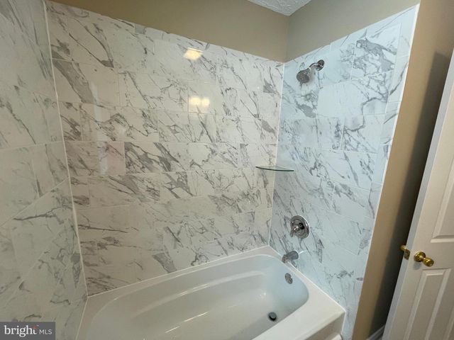 8101 FLIPPO DR, Fredericksburg, VA 22408