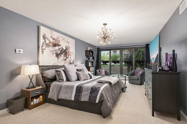 48 Groveland Terrace B206, Minneapolis, MN 55403