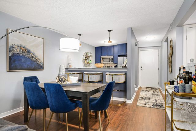 48 Groveland Terrace B206, Minneapolis, MN 55403