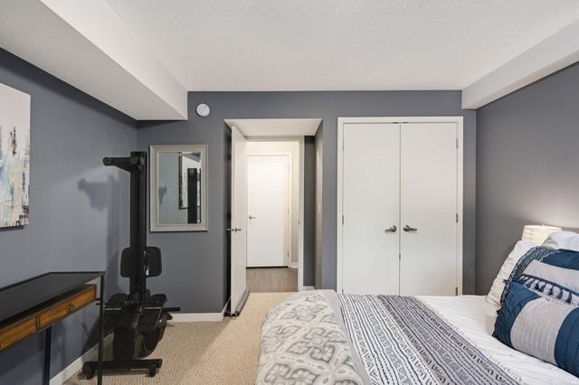 48 Groveland Terrace B206, Minneapolis, MN 55403