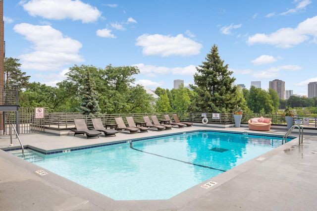48 Groveland Terrace B206, Minneapolis, MN 55403