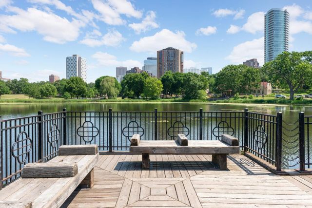 48 Groveland Terrace B206, Minneapolis, MN 55403