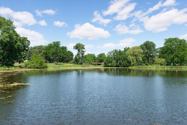 48 Groveland Terrace B206, Minneapolis, MN 55403