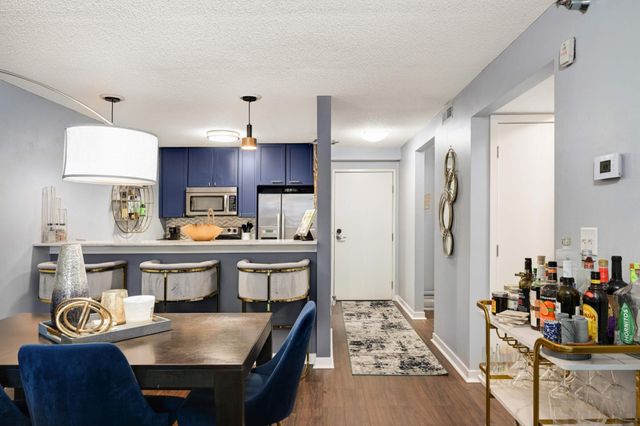 48 Groveland Terrace B206, Minneapolis, MN 55403