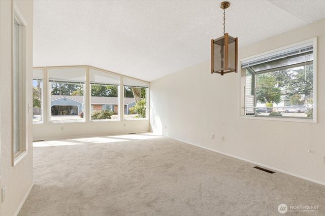 352 NW Fairhaven, Oak Harbor, WA 98277
