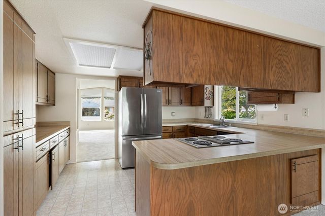 352 NW Fairhaven, Oak Harbor, WA 98277