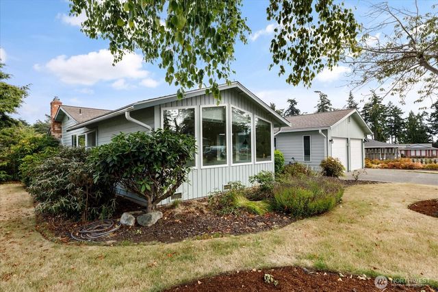 352 NW Fairhaven, Oak Harbor, WA 98277