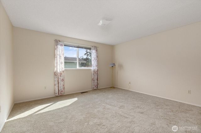 352 NW Fairhaven, Oak Harbor, WA 98277