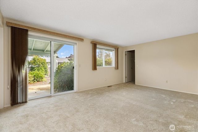 352 NW Fairhaven, Oak Harbor, WA 98277