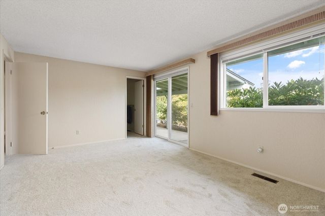 352 NW Fairhaven, Oak Harbor, WA 98277