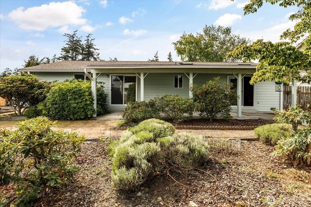 352 NW Fairhaven, Oak Harbor, WA 98277