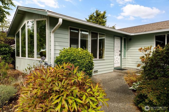 352 NW Fairhaven, Oak Harbor, WA 98277