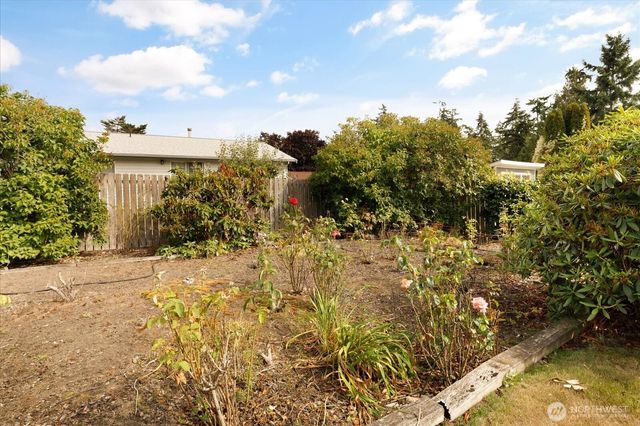 352 NW Fairhaven, Oak Harbor, WA 98277