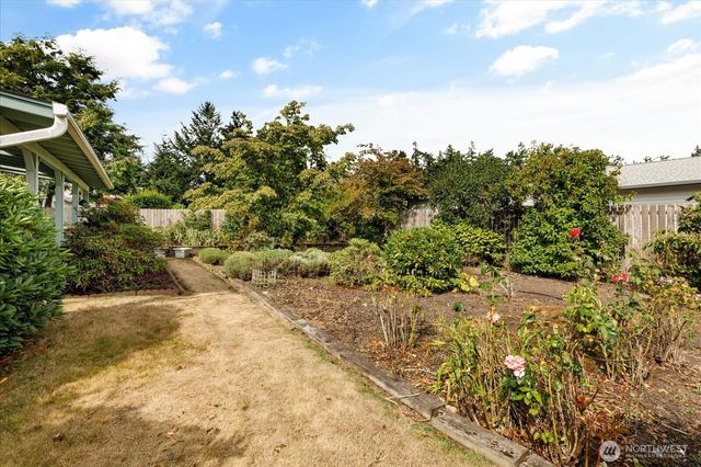 352 NW Fairhaven, Oak Harbor, WA 98277