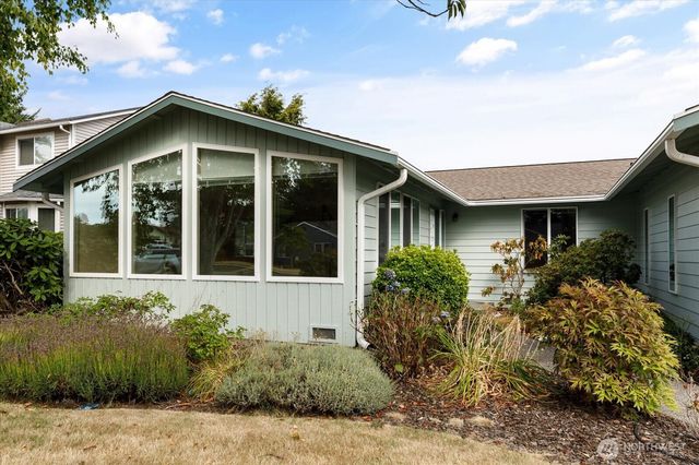 352 NW Fairhaven, Oak Harbor, WA 98277