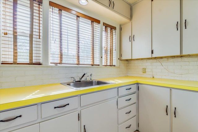 1118 S Kansas St, Wichita, KS 67211