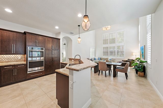 1025 Piccadilly Street, Palm Beach Gardens, FL 33418