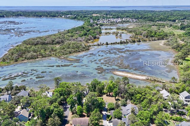 126 Gautier Pl, Beaufort, SC 29902