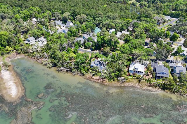 126 Gautier Pl, Beaufort, SC 29902