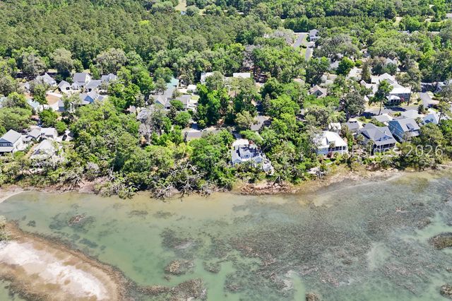 126 Gautier Pl, Beaufort, SC 29902