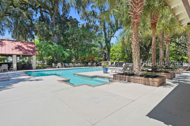 126 Gautier Pl, Beaufort, SC 29902