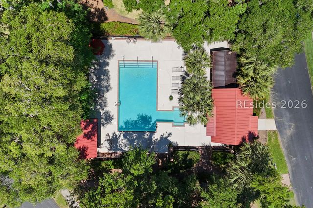 126 Gautier Pl, Beaufort, SC 29902