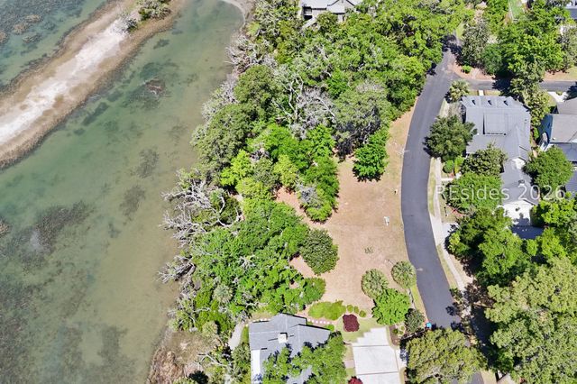 126 Gautier Pl, Beaufort, SC 29902