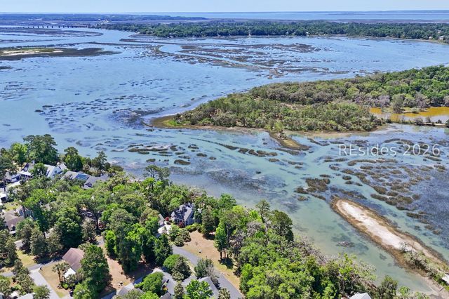 126 Gautier Pl, Beaufort, SC 29902