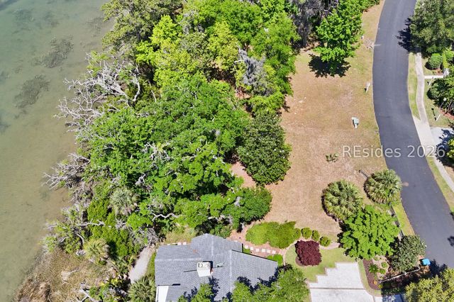 126 Gautier Pl, Beaufort, SC 29902