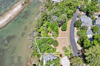 126 Gautier Pl, Beaufort, SC 29902
