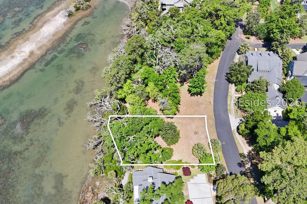 126 Gautier Pl, Beaufort, SC 29902