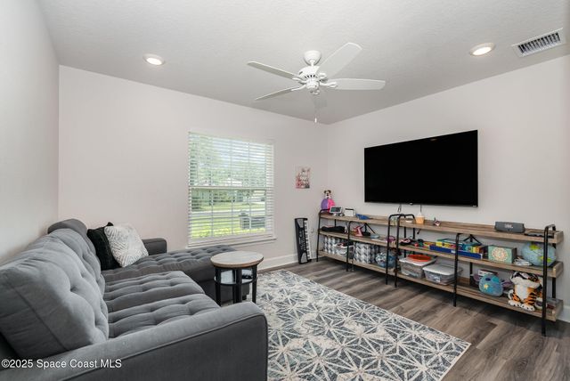 1486 Harper Boulevard SW, Palm Bay, FL 32908