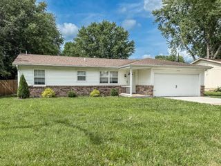 2239 East Livingston, Springfield, MO 65803