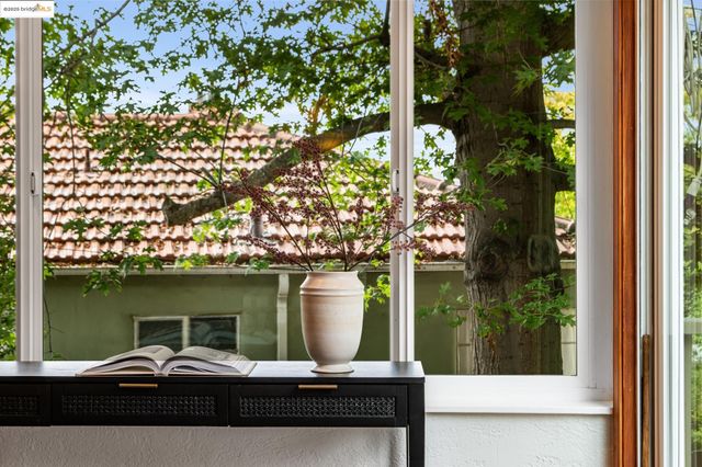 4125 Kuhnle Ave, Oakland, CA 94605