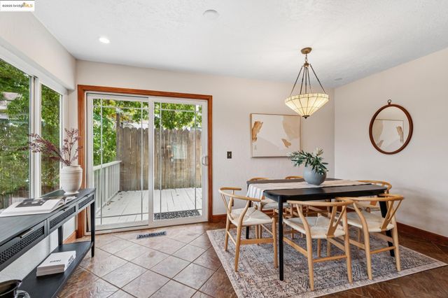 4125 Kuhnle Ave, Oakland, CA 94605