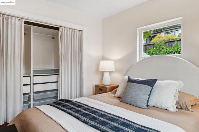 4125 Kuhnle Ave, Oakland, CA 94605