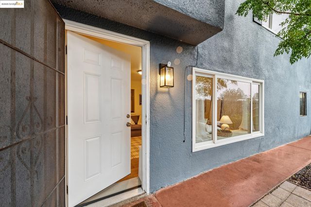 4125 Kuhnle Ave, Oakland, CA 94605