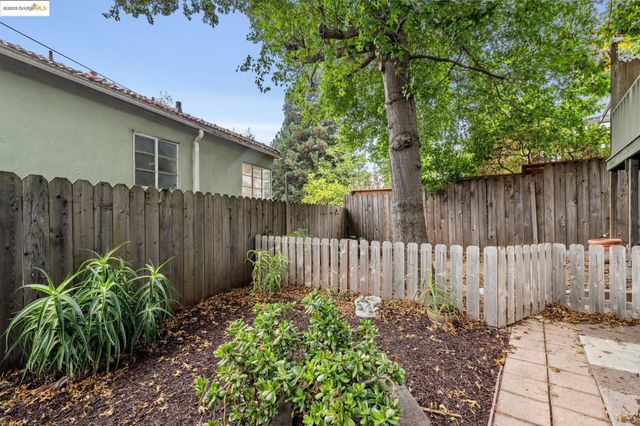 4125 Kuhnle Ave, Oakland, CA 94605